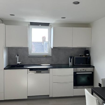 Stunning New 1 Bedroom Apartment Лондон Екстериор снимка