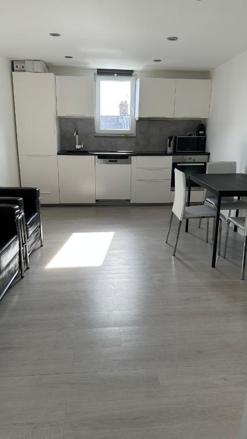 Stunning New 1 Bedroom Apartment Лондон Екстериор снимка